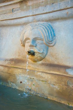 Granada, İspanya - 5 Şubat 2019: La Alhambra, İspanya 'nın Granada kentindeki UNESCO Dünya Mirası' dır. İspanya birçok turistik yere sahip bir Avrupa ülkesidir.