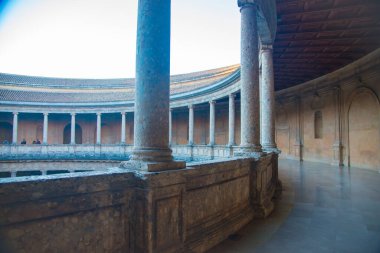 La Alhambra, İspanya 'nın Granada kentindeki UNESCO Dünya Mirası sitesidir. İspanya birçok turistik yere sahip bir Avrupa ülkesidir.