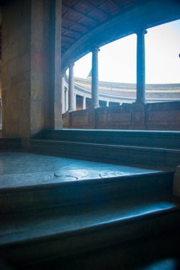 La Alhambra, İspanya 'nın Granada kentindeki UNESCO Dünya Mirası sitesidir. İspanya birçok turistik yere sahip bir Avrupa ülkesidir.