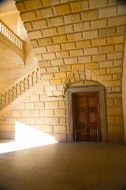 La Alhambra, İspanya 'nın Granada kentindeki UNESCO Dünya Mirası sitesidir. İspanya birçok turistik yere sahip bir Avrupa ülkesidir.