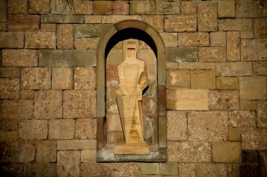 BARCELONA, İspanya - 26 Aralık 2018: Barcelona, İspanya 'daki Montserrat binaları. Montserrat, Antoni Gaudi 'yi sanat çalışmaları için etkileyen İspanyol biçimli bir dağdır.. 