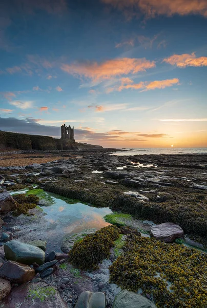 Beautiful Sunrise Ruins Keiss Castle Caithness Far North North East — стоковое фото