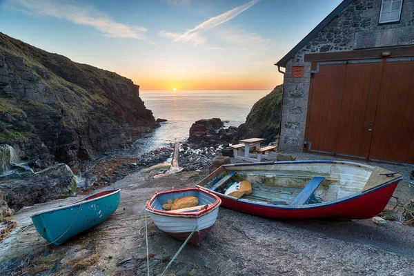 Sunrise at Church Cove in Cornwall — Stock Photo, Image