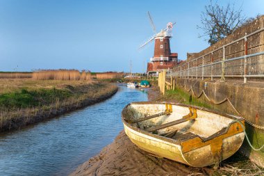 River Glaven at Cley Mill clipart