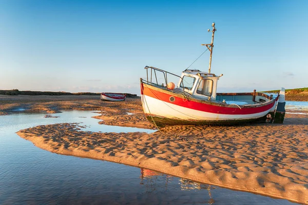 Fiske båtar på Burnham Overy Staithe — Stockfoto