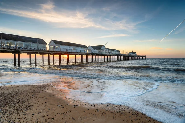 Sunrise over the pier at Southwold — Stock Photo, Image