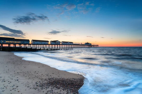 Dawn at the pier at Southwold — Stock Photo, Image