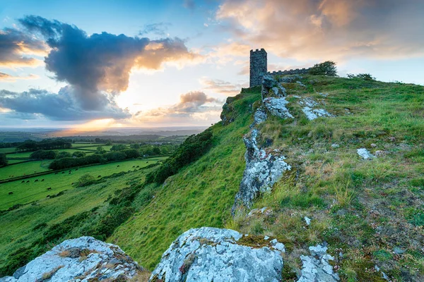 Sunset over Brentor on the edge of Dartmoor — Stock Photo, Image