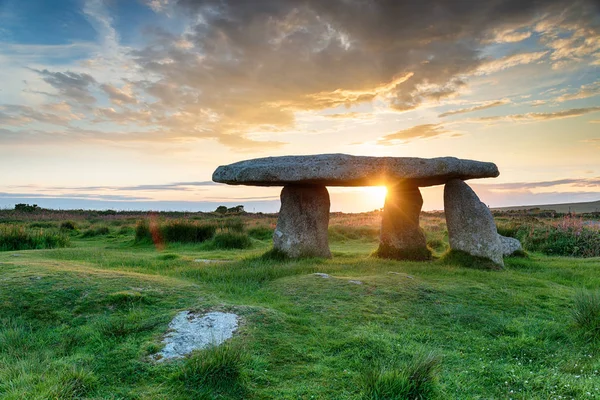 콘월의 펜잰스 외곽의 마드론 라니온 쿼이트 Lanyon Quoit 스톡 사진