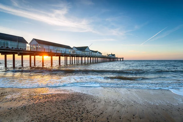 Beautiful sunrise over the pier at Southwold — Stock Photo, Image