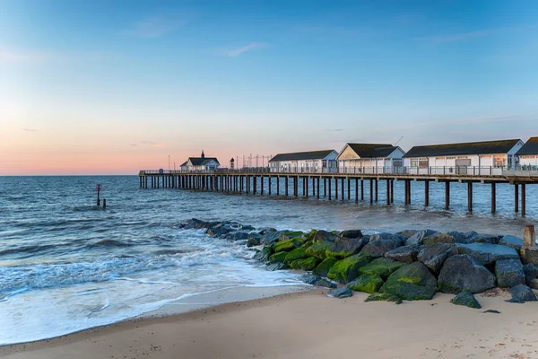 Amanecer en el muelle Soutwold —  Fotos de Stock