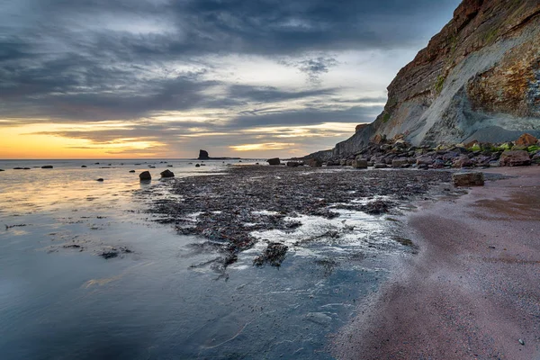 Bella alba sopra Saltwick Bay — Foto Stock