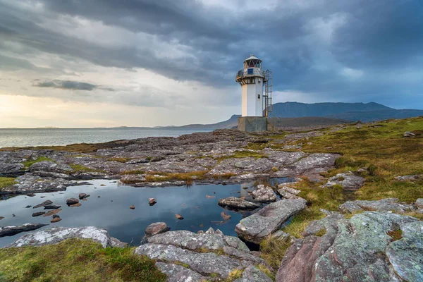 Stormiga Skies över Rhue Lighthouse i Skottland — Stockfoto