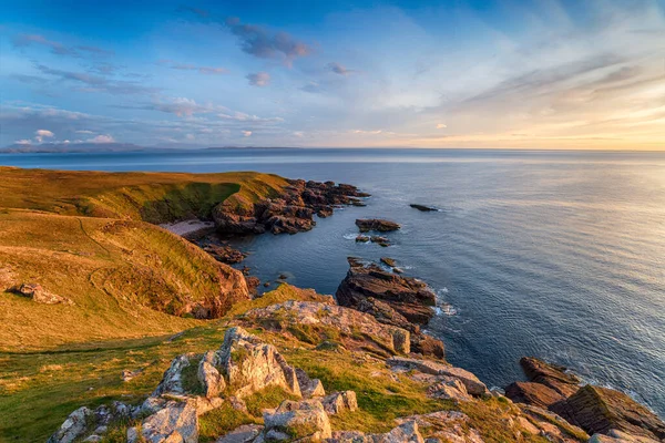 A vista do topo do penhasco em Stoer Head perto de Lochinver — Fotografia de Stock