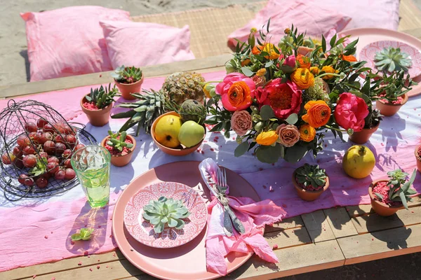 Festival masa dekor, güzel olay mekan, yaratıcı plaj düğün dekorasyonu, 