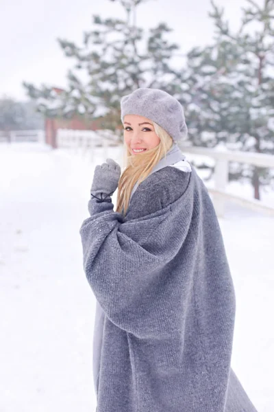 Young Happy Smiling Attractive Blond Woman Horse Overcast Winter Day — Stock Photo, Image