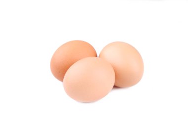 İzole yumurta. Tavuk yumurtası beyaz bir arka plan üzerinde.
