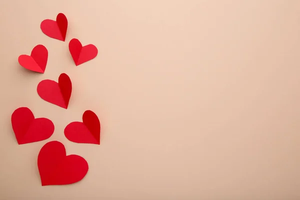 Dia Dos Namorados Cartão Saudação Corações Feitos Mão Fundo Bege — Fotografia de Stock
