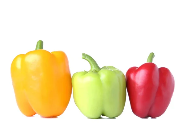 Groene Gele Rode Paprika Geïsoleerd Een Witte Achtergrond — Stockfoto