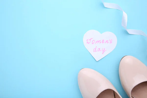 Womens Day Concept Met Accessoires Een Blauwe Achtergrond — Stockfoto