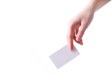 Beyaz kartvizit beyaz bir arka plan üzerinde izole elinde tutan kadın. Tasarımınız için tamplate.