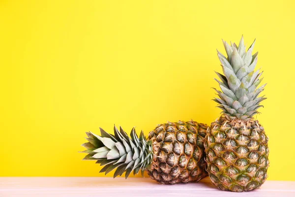 Ripe Pineapples Yellow Background — Stock Photo, Image