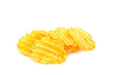 Beyaz arka planda izole edilmiş patates cipsi. Üst görünüm