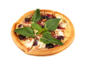 Beyaz arka planda izole edilmiş tatlı pizza. Üst görünüm