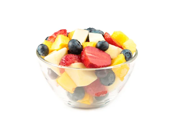 新鲜的水果沙拉放在碗里 用白色的背景隔开 顶部视图 — 图库照片