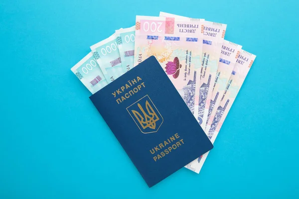 Український Паспорт Гроші Біометричний Паспорт Громадянина України 200 Банкнот Краєвид — стокове фото