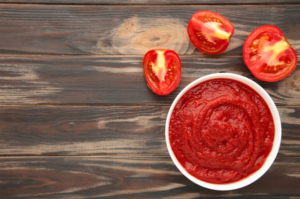 Tomatenketchup Sauce Einer Schüssel Mit Tomaten — Stockfoto