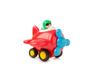 Plastik oyuncak uçak beyaz arka planda izole edilmiş. Üst görünüm