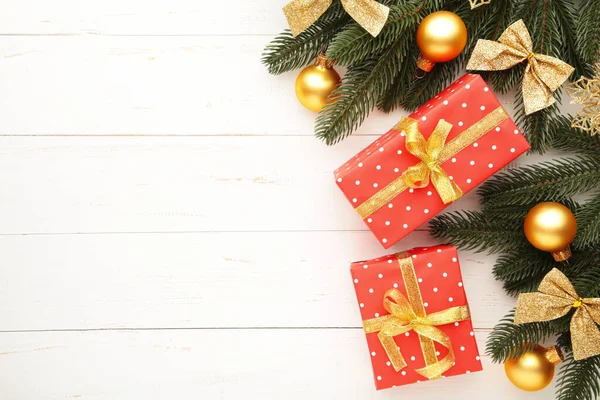 Coffrets Cadeaux Noël Décorations Sur Fond Blanc Bois Vue Dessus — Photo