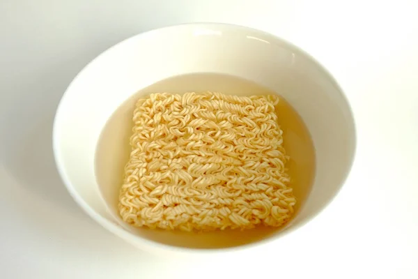 Instant noodle in white ceramic bowl — Stock Photo, Image