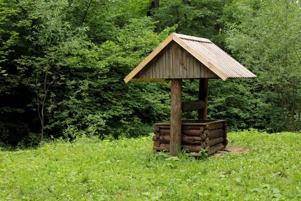Rustic Water Well — Stock Photo, Image