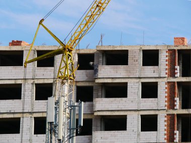 Beton bina yapım aşamasında. Turna vuilding yakınlarında.