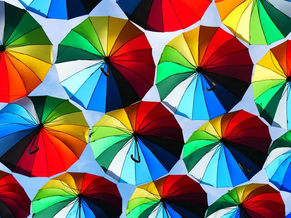 Paraguas. Hermoso fondo de sombrillas de colores. Paraguas Imagen De Stock