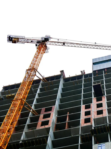 Şantiye. Vinçli şantiye. Beton bina u