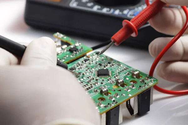 Testing Smd Component Using Multitester While Servicing Repairing Electronic Stuff — Stock Photo, Image