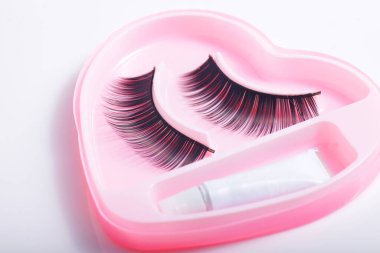 Güzellik makyaj amacıyla kirpiklerin yakın çekim uzantısı