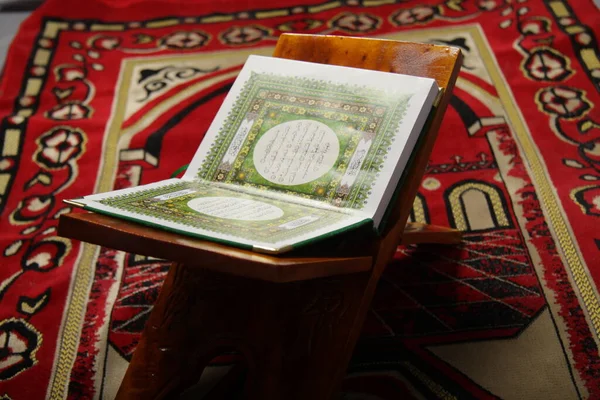 Wooden Folding Table Usually Used Moslem Reading Quran — Stock Photo, Image