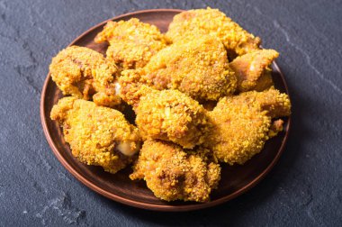 Lezzetli kızarmış tavuk kanatları. Nuggets gıda arka plan