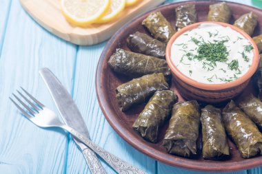 Dolma üzüm Vines pirinç, et ve baharatlar ile gelen