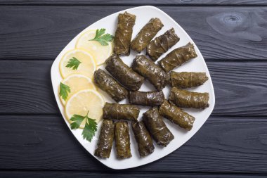 Dolma üzüm Vines pirinç, et ve baharatlar ile gelen