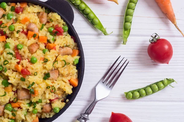 Bezelye, havuç, domates ve Tavuk Risotto