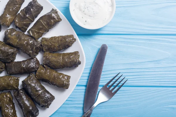 Dolma üzüm Vines pirinç, et ve baharatlar ile gelen