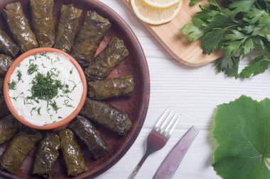 Dolma üzüm Vines pirinç, et ve baharatlar ile gelen