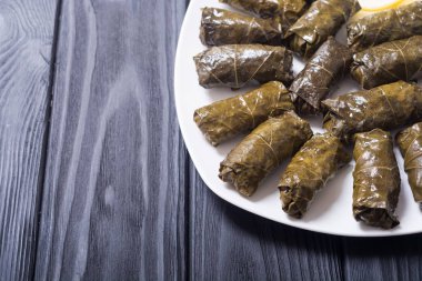 Dolma üzüm Vines pirinç, et ve baharatlar ile gelen