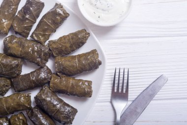 Dolma üzüm Vines pirinç, et ve baharatlar ile gelen