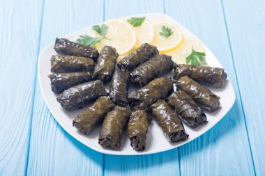 Dolma üzüm Vines pirinç, et ve baharatlar ile gelen